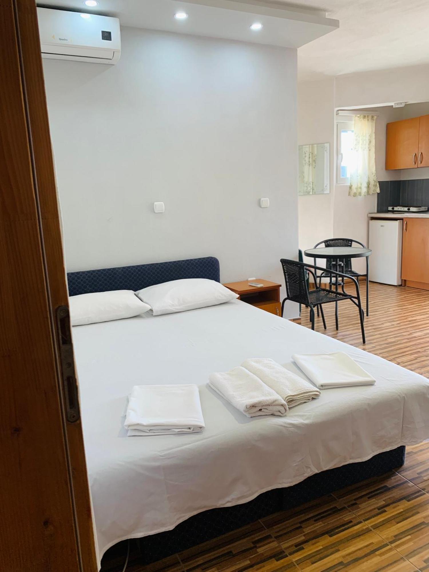 Apartments Delfin Улцинь Экстерьер фото