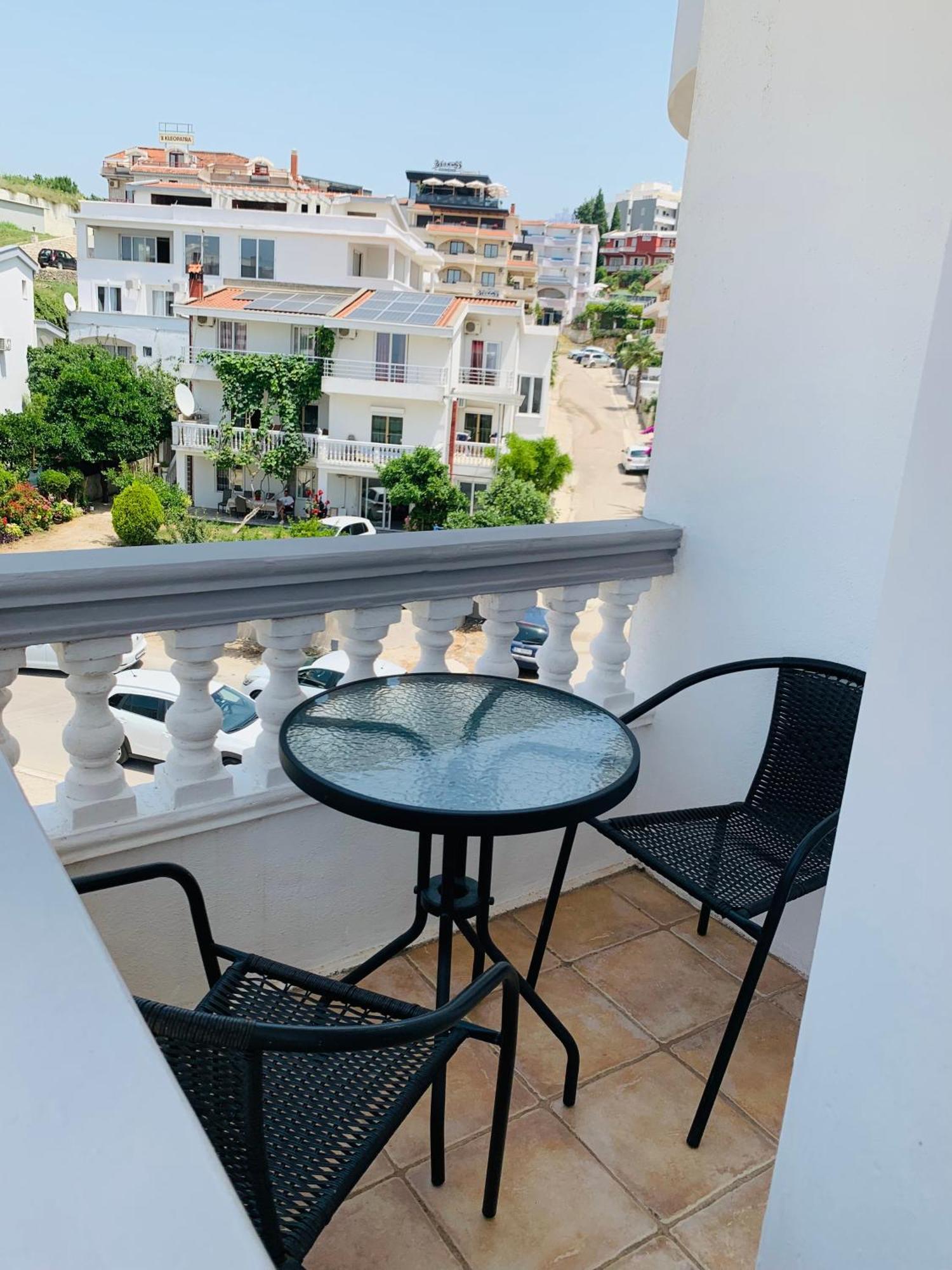 Apartments Delfin Улцинь Экстерьер фото